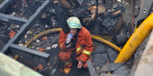 Anak 10 tahun dipaksa nikah, minta cerai suami menolak, rumah orang tua dibakar