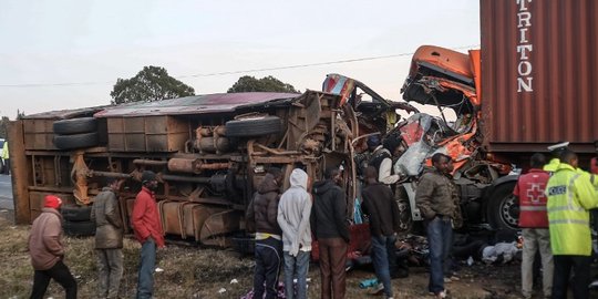 Tabrakan maut bus dan truk di Kenya tewaskan 30 orang