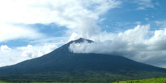 Seribu pendaki rayakan pergantian di Gunung Kerinci