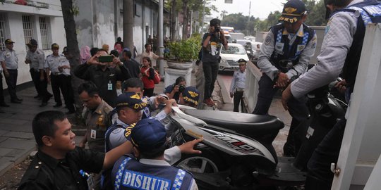 Sedang pesta rakyat, Dishub DKI maklumi pelaku parkir liar