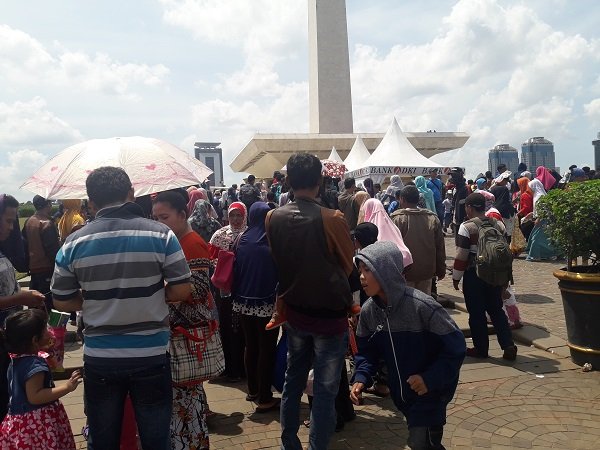 warga padati monas