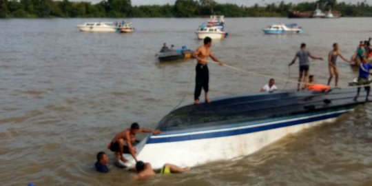 Speedboat terbalik di perairan Kaltara ditumpangi 48 orang