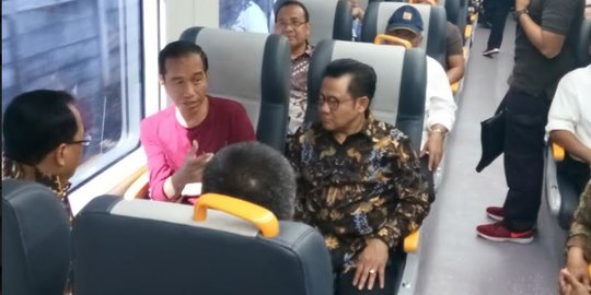 Suasana akrab & penuh tawa saat Cak Imin dampingi Jokowi resmikan KA Bandara