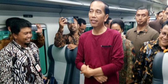 Kesan Jokowi jajal kereta Bandara Soekarno-Hatta: Bagus, cepat dan tepat waktu