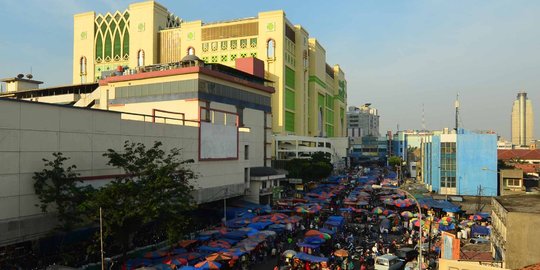 Pasar Tanah Abang, nadi perekonomian Ibu Kota yang tak henti berdenyut