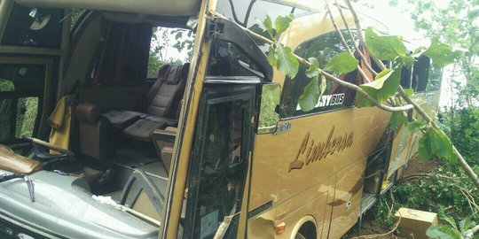 Bus asal Palembang bawa 29 wisatawan masuk jurang di Bantul