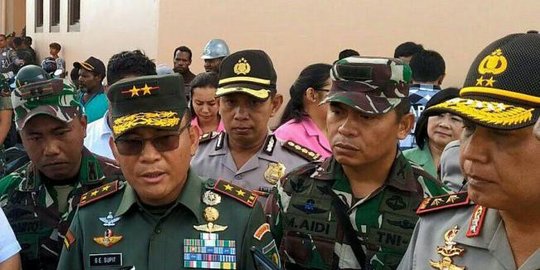 TNI: Mau rebut senjata di pos pakai parang, pemuda Papua tewas