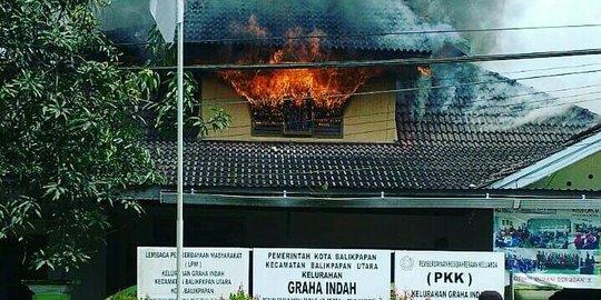 Pria diduga stres bakar kantor Lurah di Balikpapan, dua orang luka-luka