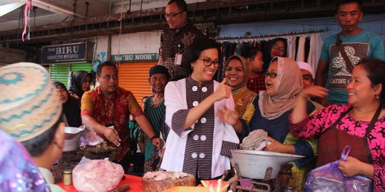 Kunjungi Pasar Besar Malang, Sri Mulyani ditodong proposal