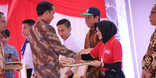 Dukung program pemagangan nasional, Alfamart raih penghargaan dari Presiden Jokowi