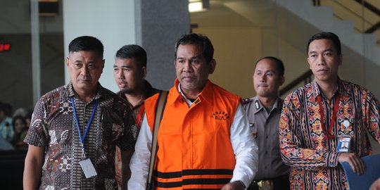 KPK sita 8 mobil mewah Bupati Hulu Sungai Tengah Abdul Latif