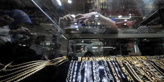 Awal pekan ke-2 Januari, harga emas dibuka turun Rp 2.000 menjadi Rp 633.000 per gram