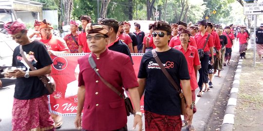 Daftar Pilgub Bali, pasangan Koster-Ace dikawal massa pendukung
