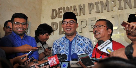 Kronologi PDIP akhirnya batal dukung Ridwan Kamil