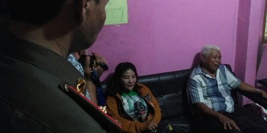 Tak malu pada usia, pria lansia digerebek dengan teman wanita saat kencan di kamar