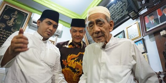 Bukan karena anak, ini alasan Mbah Moen dukung Ganjar di Pilgub Jateng