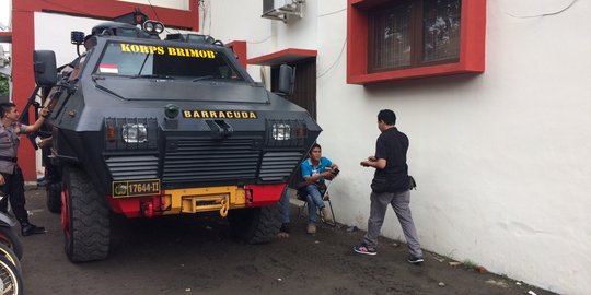 Jelang pendaftaran Djarot-Sihar & Saragih-Ance, Barracuda & water canon siaga di KPU