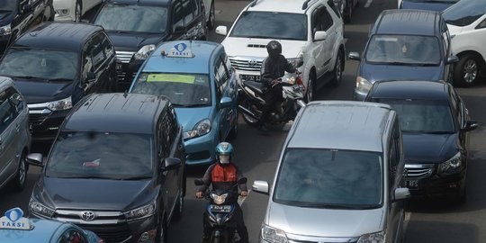 Usai putusan MA, pemotor satu per satu mulai lintasi Thamrin