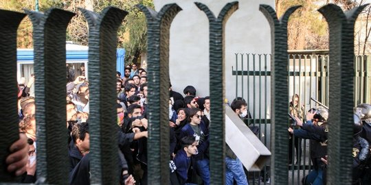 Amnesty Internasional duga pendemo Iran tewas dianiaya di penjara