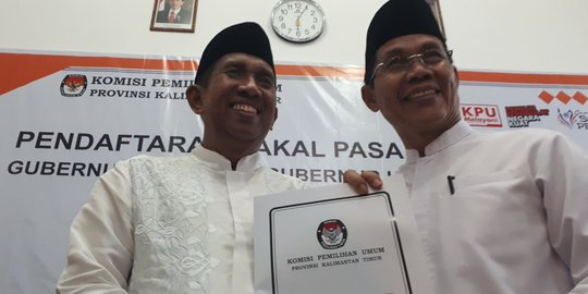 Daftar ke KPU Kaltim, Rusmadi dan Safaruddin lepas atribut PNS & anggota Polri