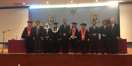 Kepala Kanwil Bea Cukai Sulawesi Utara raih gelar doktor di bidang hukum
