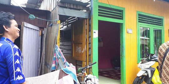 Tabung elpiji 3 kg meledak dan lukai 4 orang, pemilik rumah malah diam sambil merokok