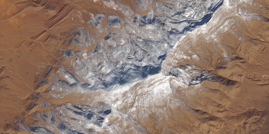 Kejadian langka, gurun Sahara bersalju!