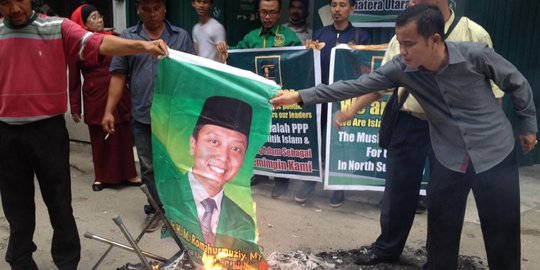 Kisruh PPP di Sumut berujung pemecatan ketua DPW dan pembakaran poster Romi