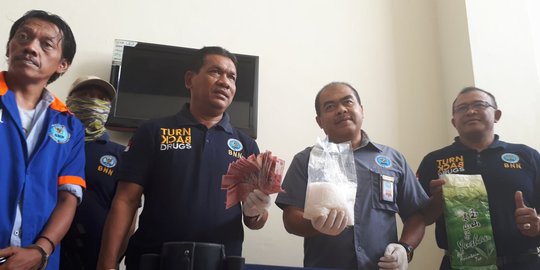 Sabu 1 kg asal Malaysia disamarkan dalam teh kemasan diamankan BNN