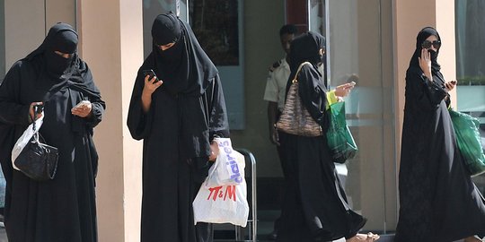 Wanita di atas 25 tahun kini boleh ke Saudi tanpa ditemani pendamping