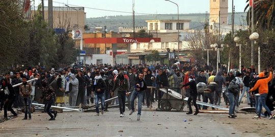Didemo berhari-hari, Tunisia akhirnya kucurkan dana Rp 937 miliar buat warga miskin