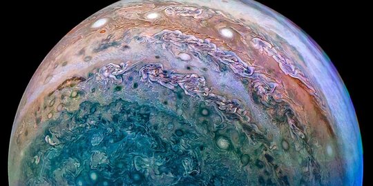 NASA rilis foto Jupiter, terlihat seperti lukisan indah!