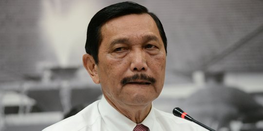 Luhut akan 'sikat habis' pihak halangi penataan Sungai Citarum