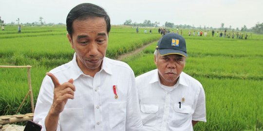 Tinjau program padat karya, Presiden Jokowi harap daya beli rakyat membaik