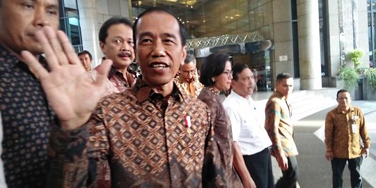 Presiden Jokowi ingatkan bank tidak pelit beri kredit pengusaha kecil