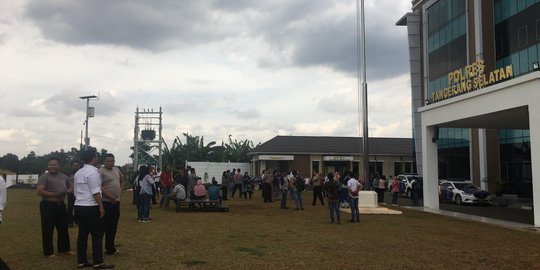 Gempa, polisi berhamburan keluar dari Mapolres Tangsel