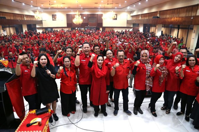 puti soekarno di acara rakorcab pdip kota surabaya