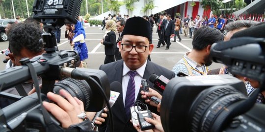 Fadli Zon: Presiden Jokowi menjilat ludahnya sendiri