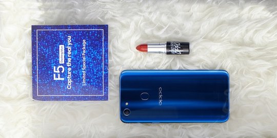 Gandeng merek kosmetik MAC, OPPO bakal rilis F5 edisi spesial. Seperti apa?