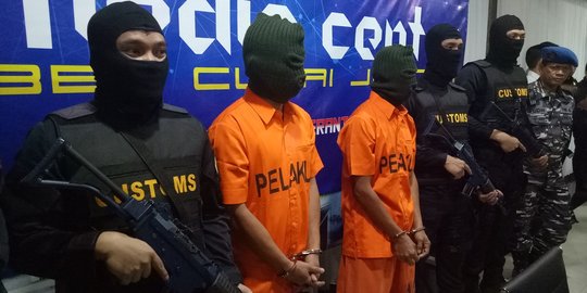 Simpan sabu dalam anus, dua warga Lombok ditangkap di Bandara Juanda