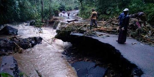 Banjir bandang dan tanah longsor di Buleleng, puluhan rumah rusak