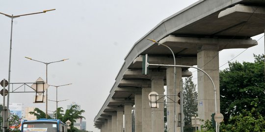 Warna gerbong LRT terinspirasi batik dan wayang