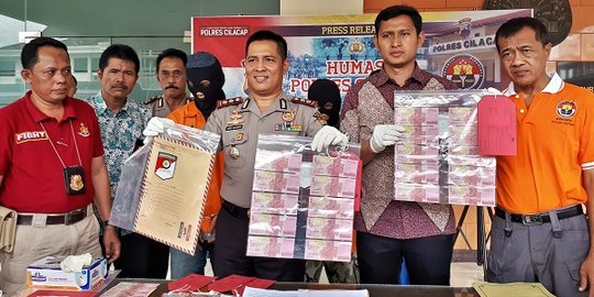 Gelapkan dana desa, Kades di Cilacap bayar utang & honor pegawai pakai uang palsu