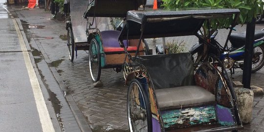 Tukang becak di Depok ingin bisa narik di Jakarta