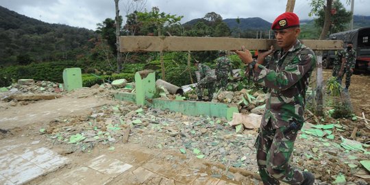 Kopassus bagikan sembako & renovasi masjid korban gempa di Citalahab