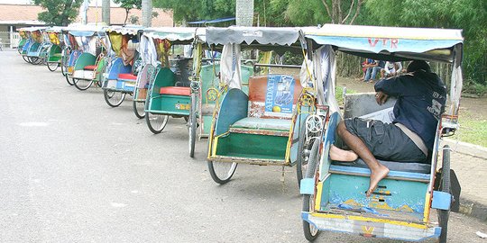 Antusiasme tukang becak kembali menarik di Jakarta