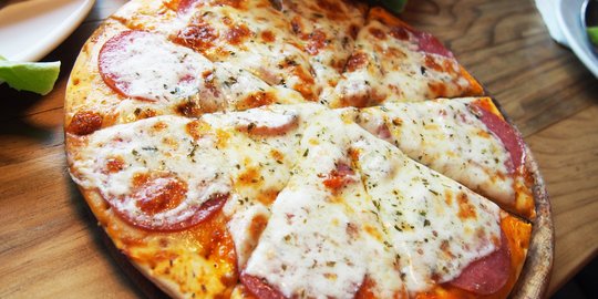 5 Resep Cara Membuat Pizza Rumahan Yang Enak Dari Pizza Teflon Sampai Pizza Mini Merdeka Com