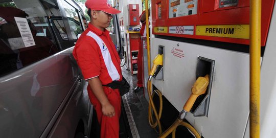 Premium tak naik saat harga minyak dunia tinggi, ini solusi Pertamina