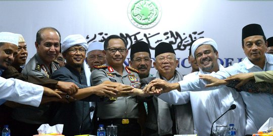 Ada yang coba benturkan Kapolri Tito Karnavian dan umat Islam