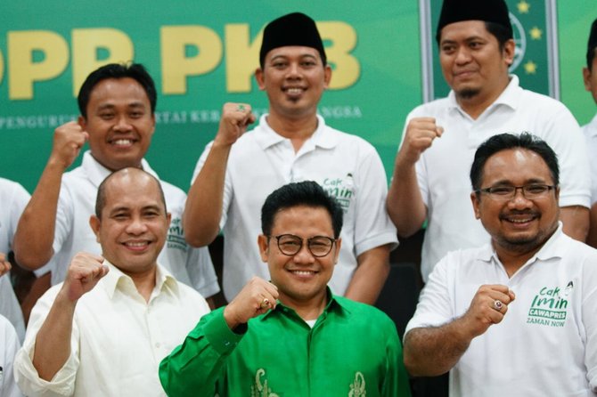 gus yaqut bersama sejumlah pengurus sambangi kantor dewan pengurus pusat dpp partai kebangkitan bangsa pkb